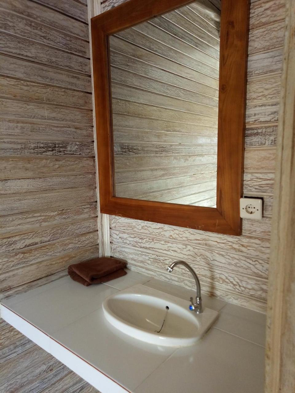נוסה-למבונגן Auora Guest House מראה חיצוני תמונה